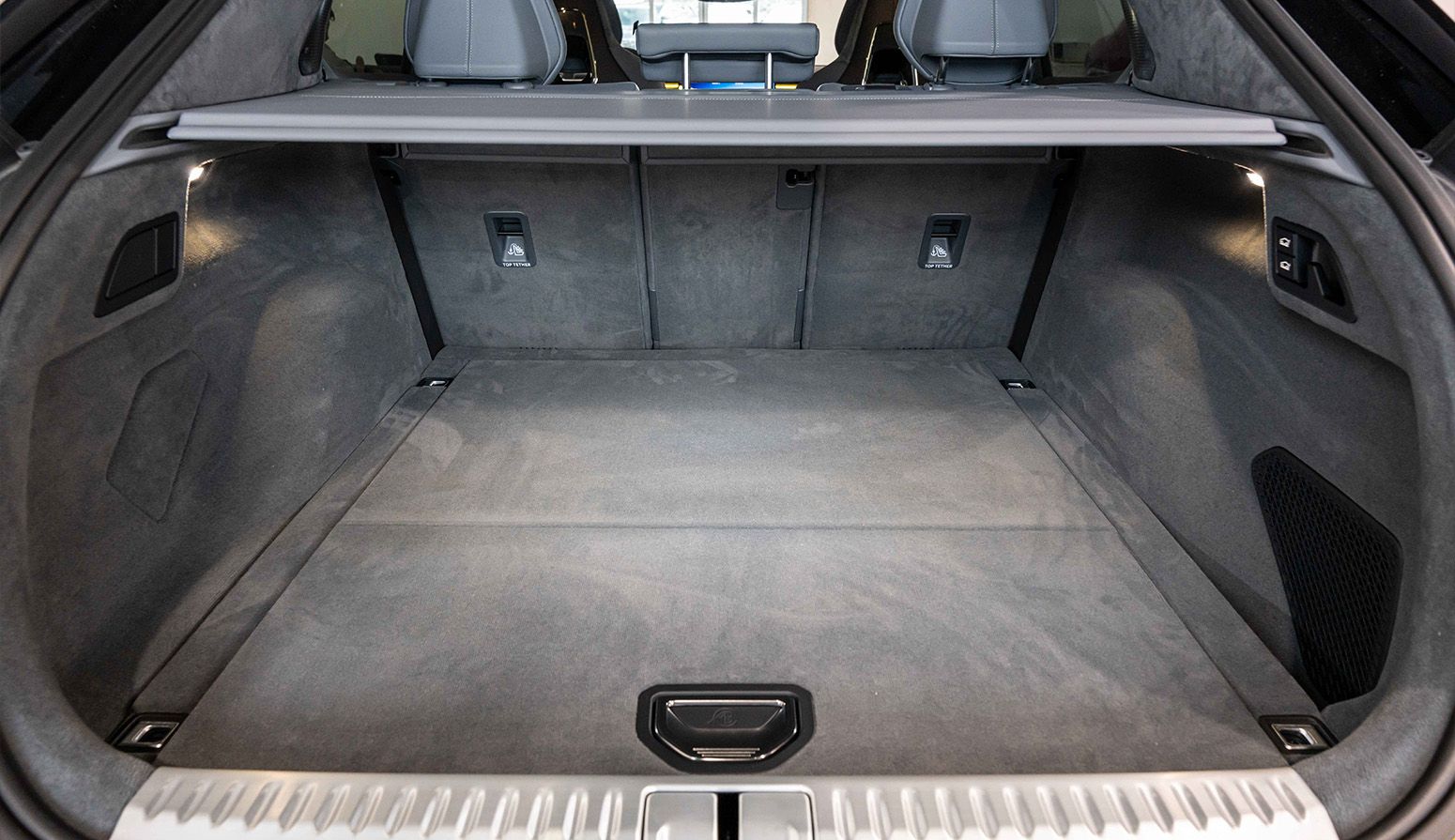 Lotus Eletre SUV 100% électrique Jaune - Théobald Nancy